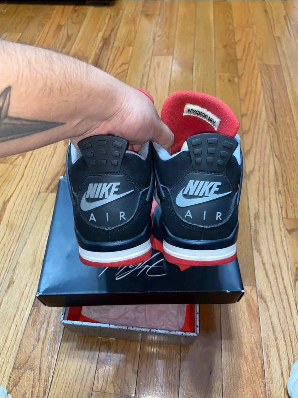 Air Jordan 4 “Bred”
